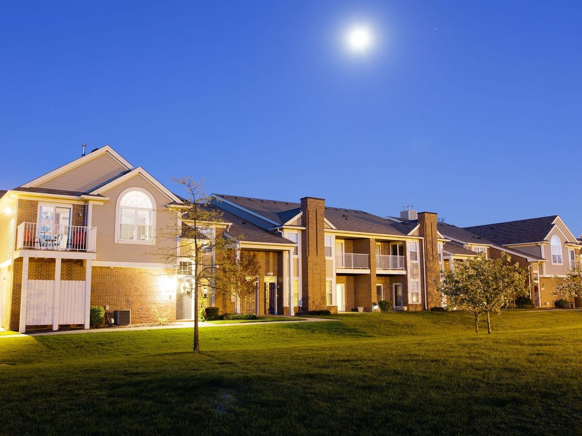 Ashford Place Condominiums — Community