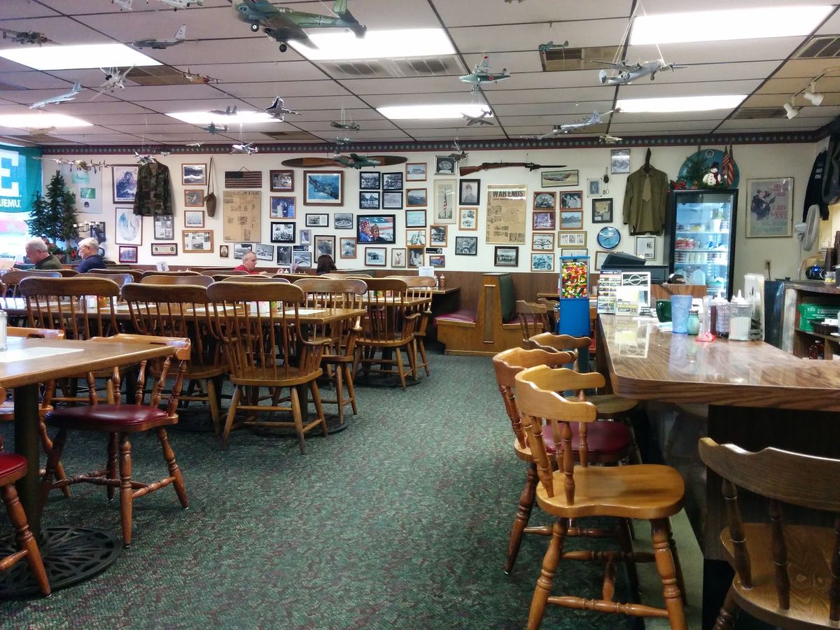 Bomber Family Restaurant, The — Restaurant