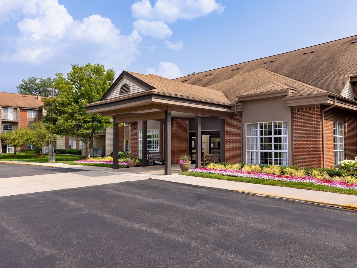 Brookhaven Manor — Community