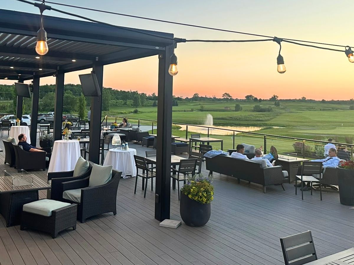 Lake Forest Golf Club — Arts and Entertainment