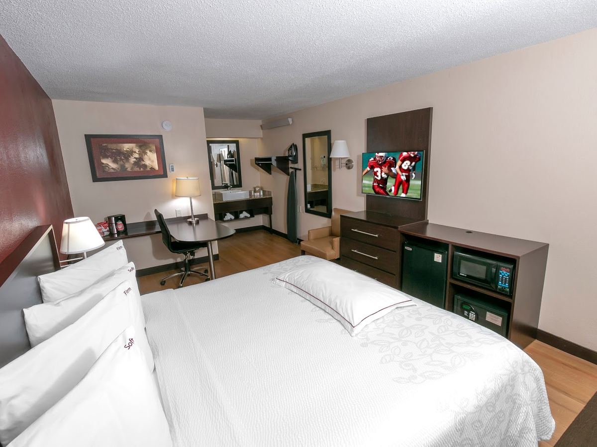 Red Roof Inn North — Hotel