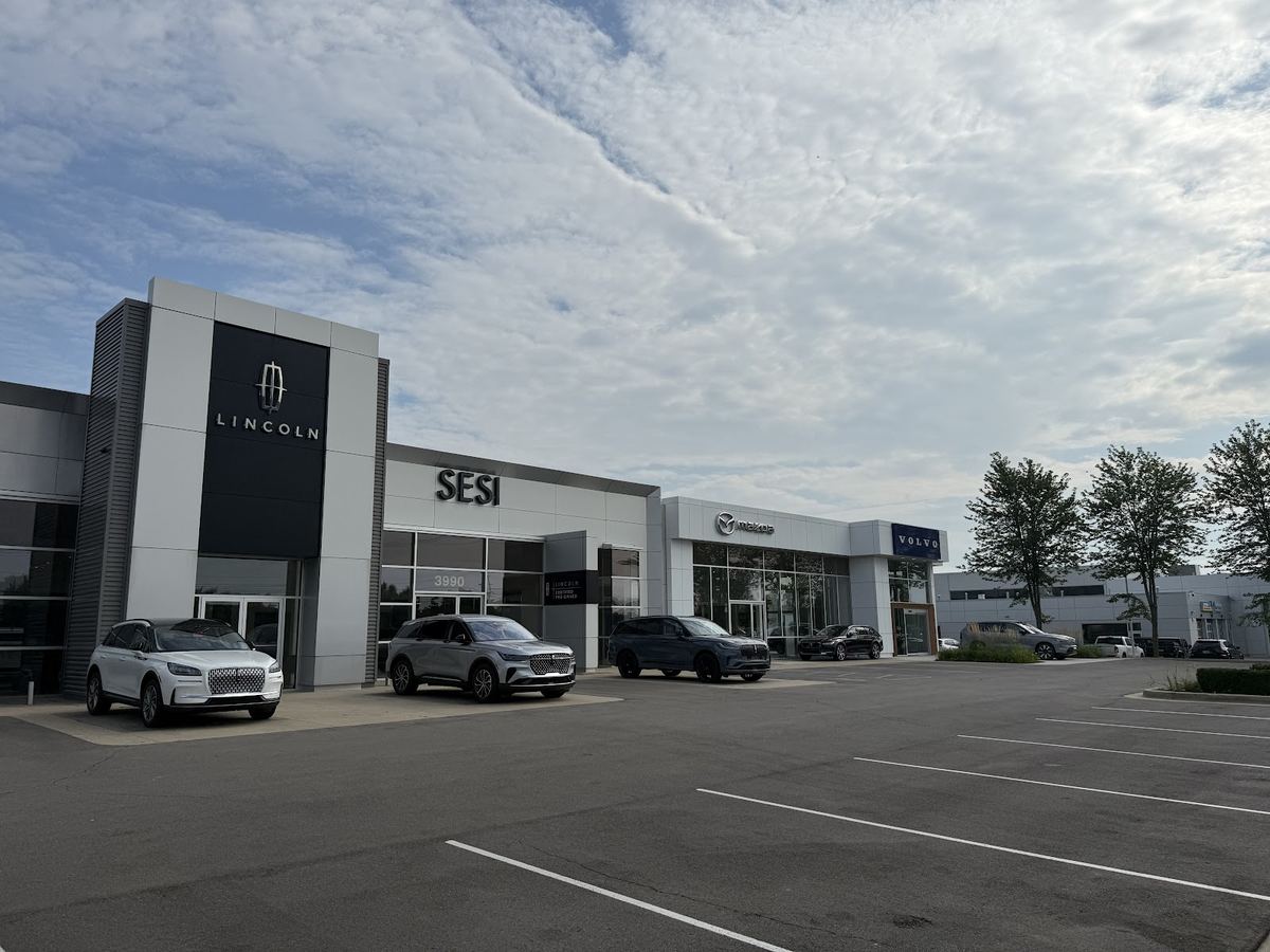 Sesi Lincoln Volvo Mazda — Automotive
